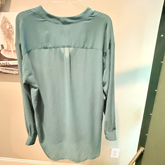 CCH Collection Green/Blue Oversized Long Sleeve V-neck Blouse Size Medium $178 - Picture 5 of 10